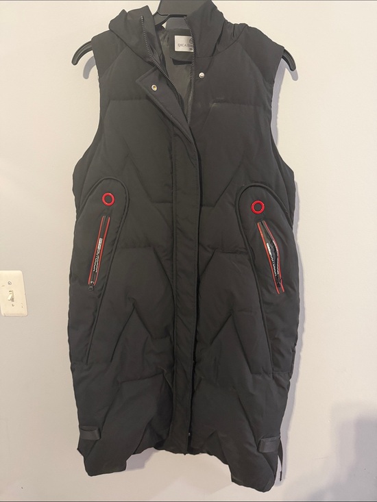 Jackets & Blazers - Long Quilted Hooded Vest - Black